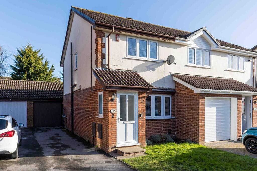 2 Bedroom House-Driveway - Bournemouth Hospital - Long Stay Discounts - Lima Apartments Ltd Esterno foto