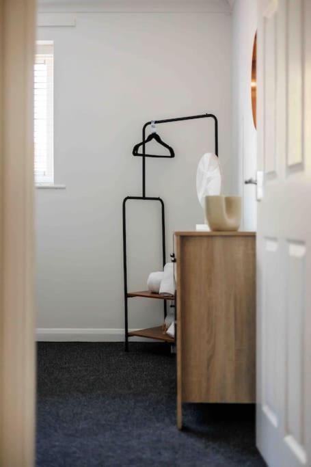 2 Bedroom House-Driveway - Bournemouth Hospital - Long Stay Discounts - Lima Apartments Ltd Esterno foto