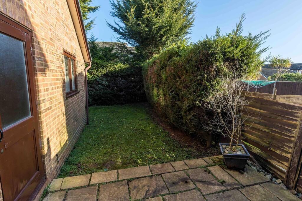 2 Bedroom House-Driveway - Bournemouth Hospital - Long Stay Discounts - Lima Apartments Ltd Esterno foto